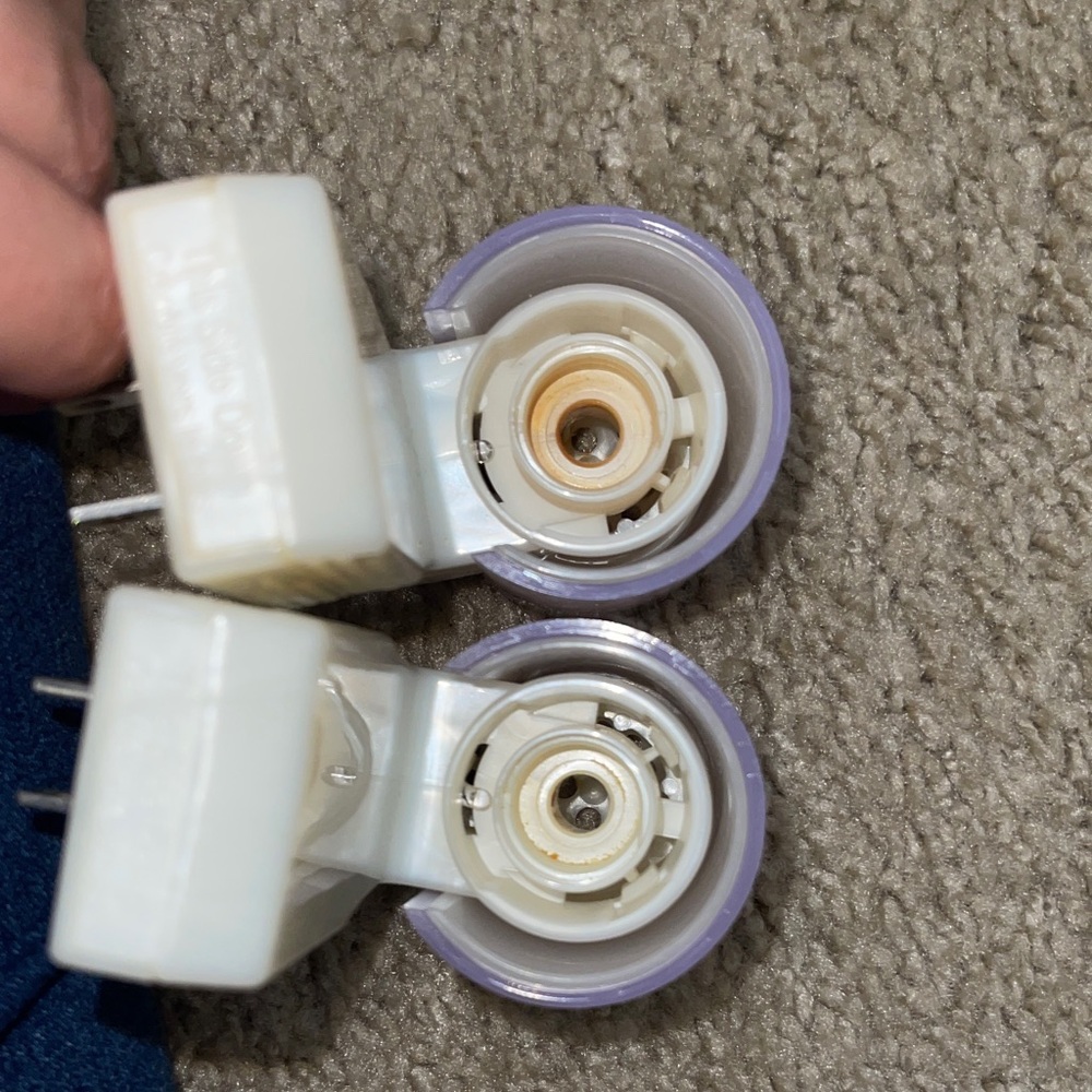 Set of Light up Purple and White wallflowers plugs - Picture 2 of 8